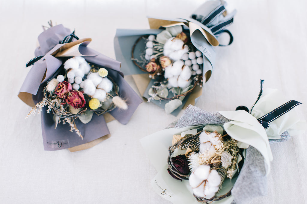Cotton Love-Shaped Dry Flower Bouquet