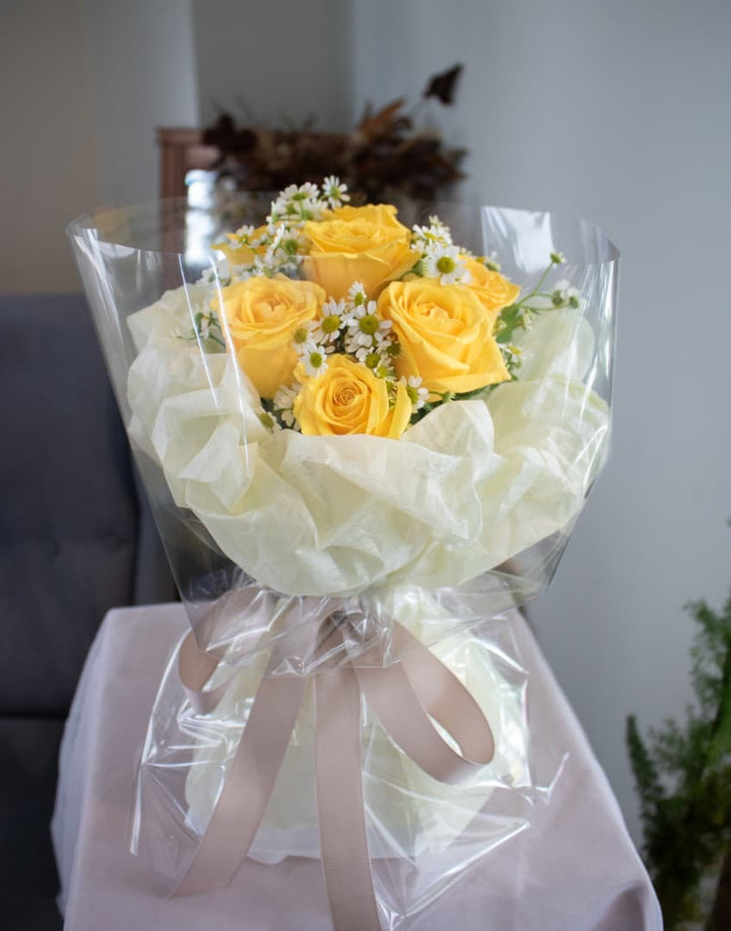 Free Thinker Fresh Yellow Rose Bouquet