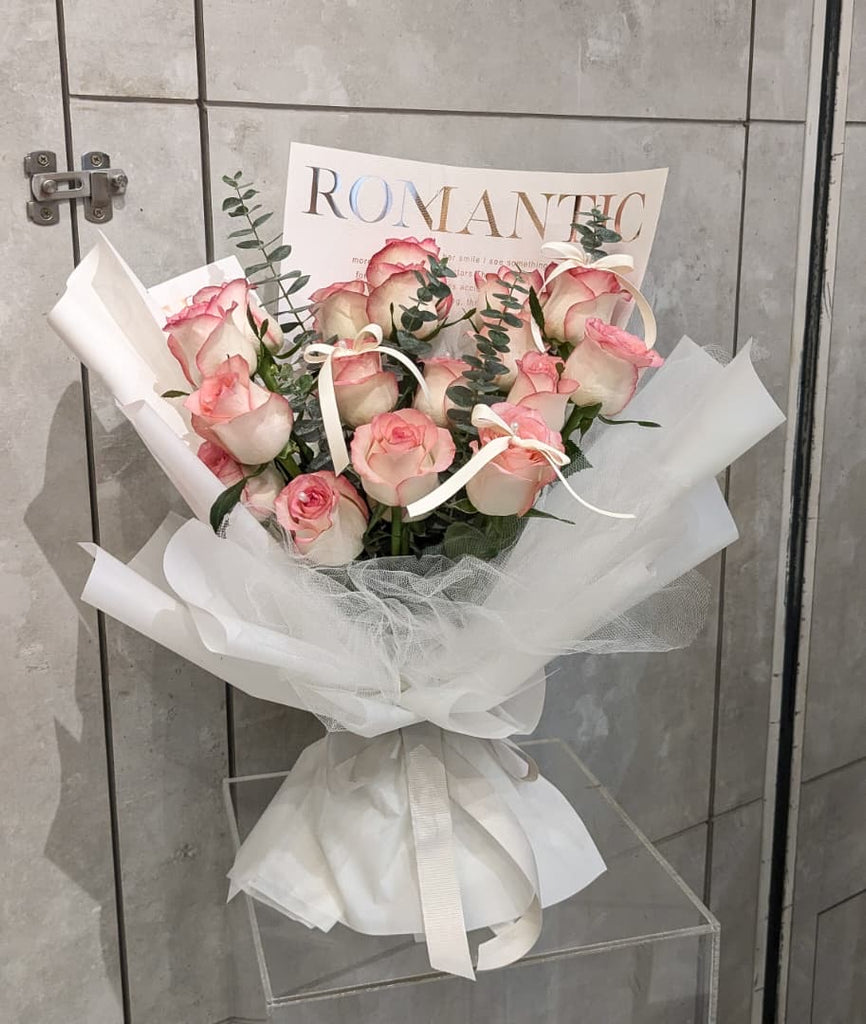 18 Sun-kissed Fresh Rose Bouquet