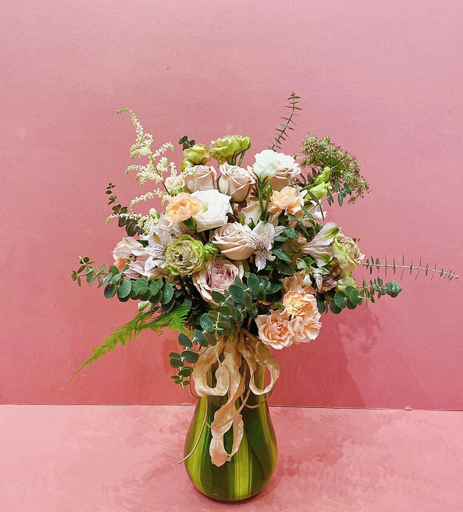 La Gracias Fresh Vase Flowers