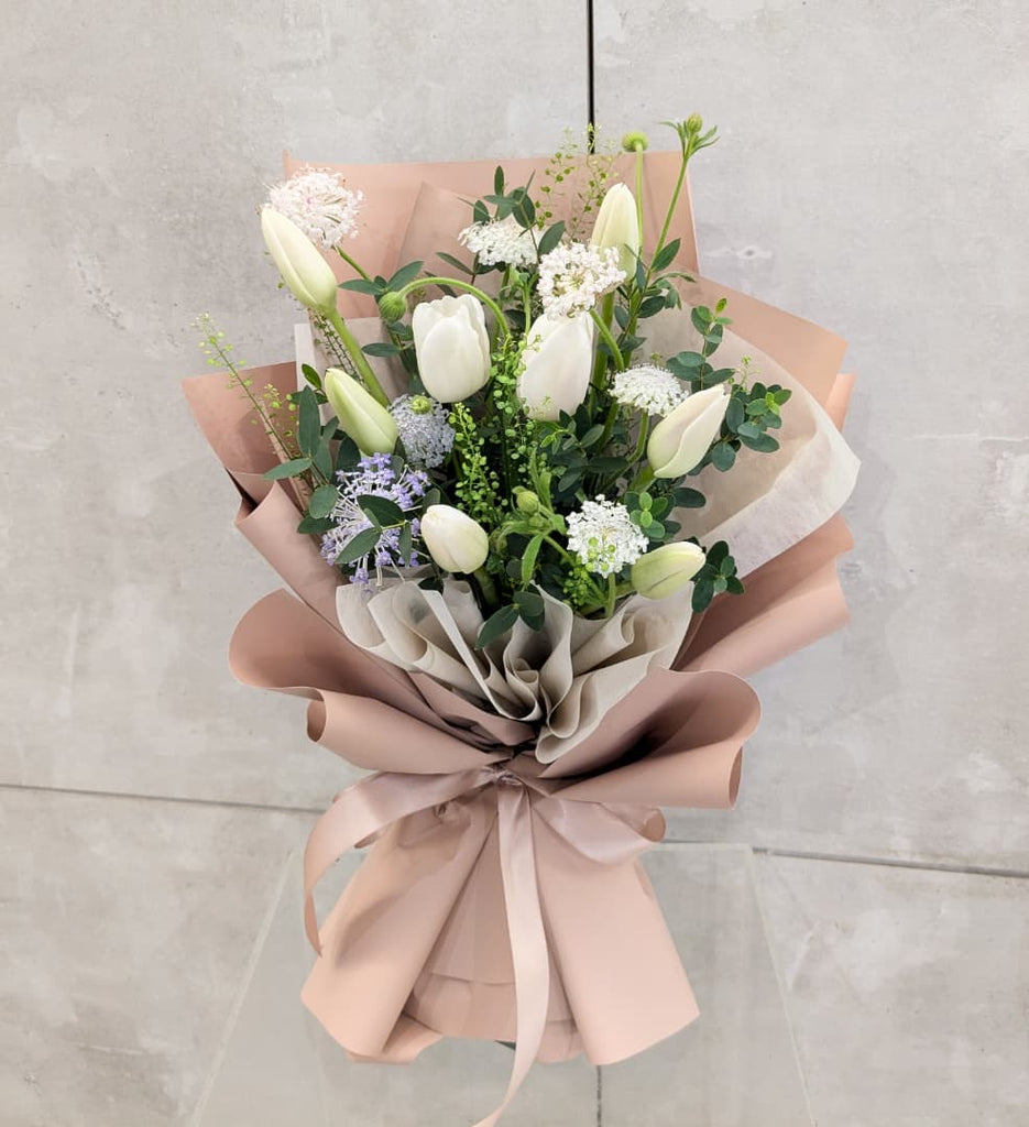 White Tulip Fresh Bouquet (8stalks)