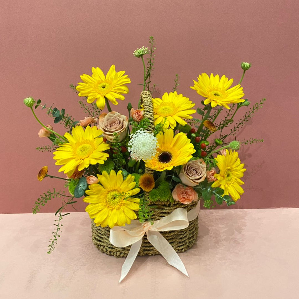 Simply Happy Daisy Flower Basket