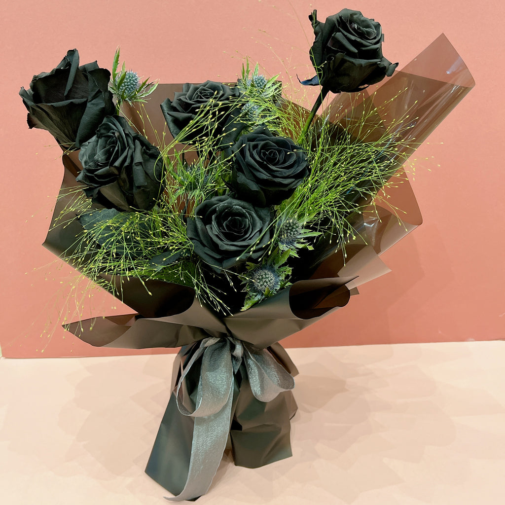Black Rose Mondial Bouquet